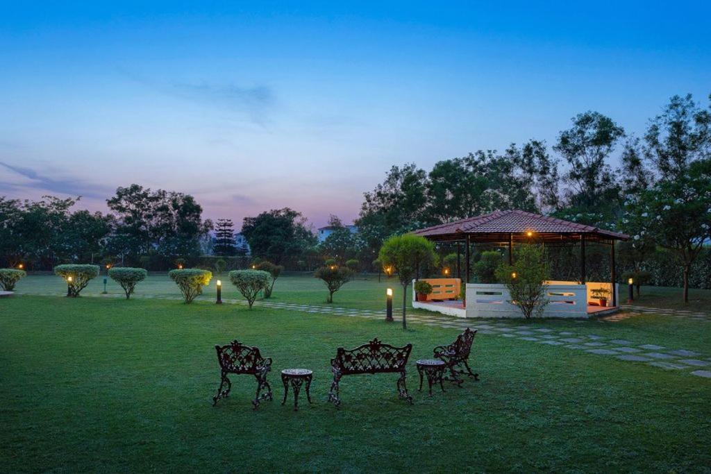 Naturoville Wellness Resort Rishikesh - Surrounded By Nature, Rooted In Wellness Doiwāla Exterior foto